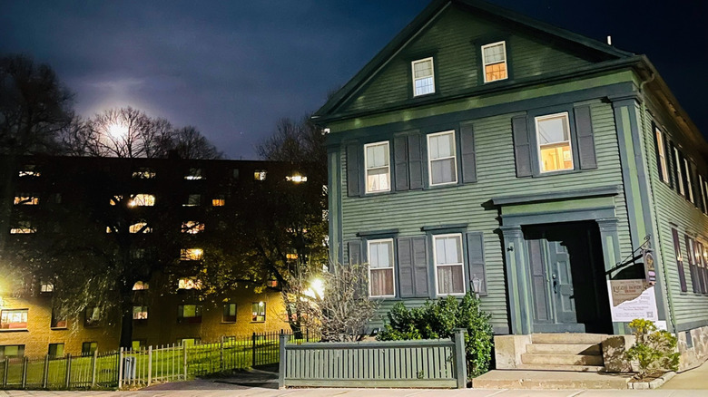 Avoid Salem crowds at a haunted B&B in Massachusetts for a perfect ...