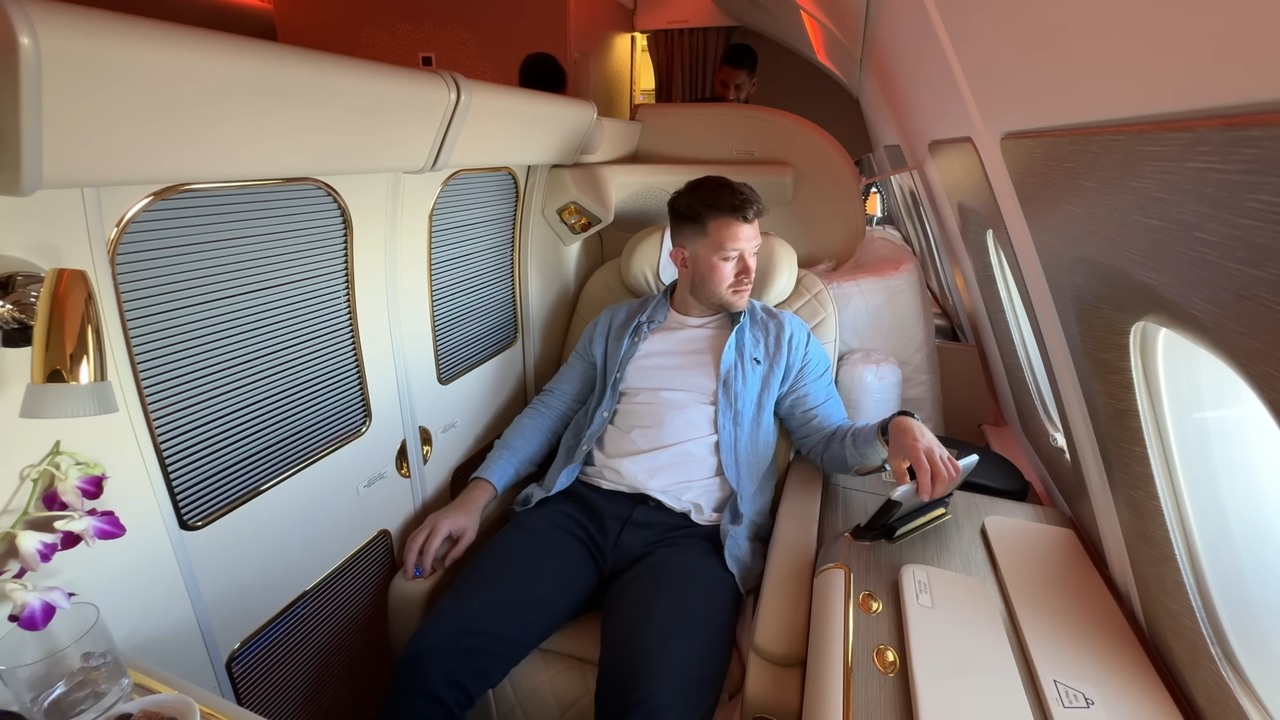 He paid $10,000 to fly first class - then walked into a full shower at ...