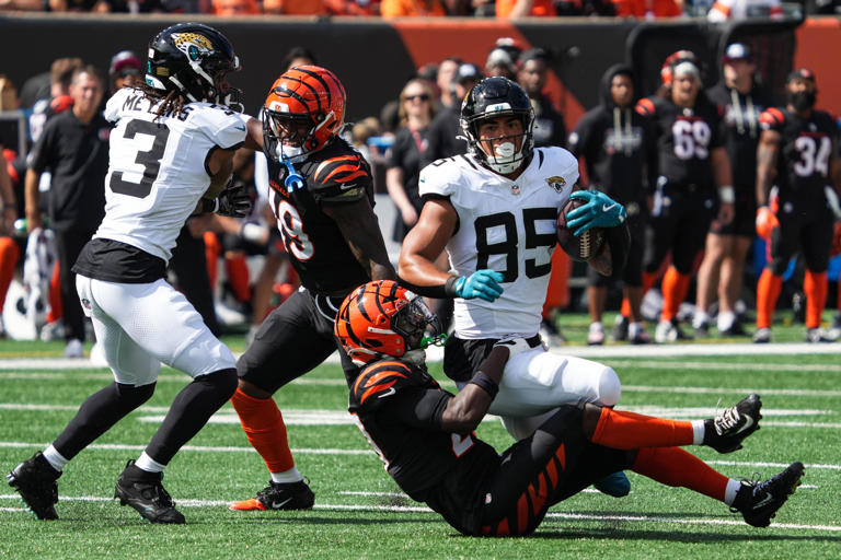 How did Jaguars win? Brenton Strange's big day, run defense shine