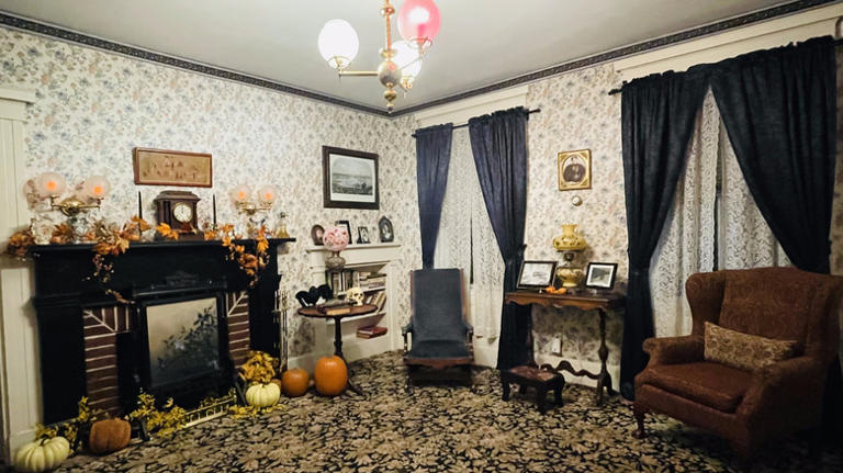Avoid Salem crowds at a haunted B&B in Massachusetts for a perfect ...
