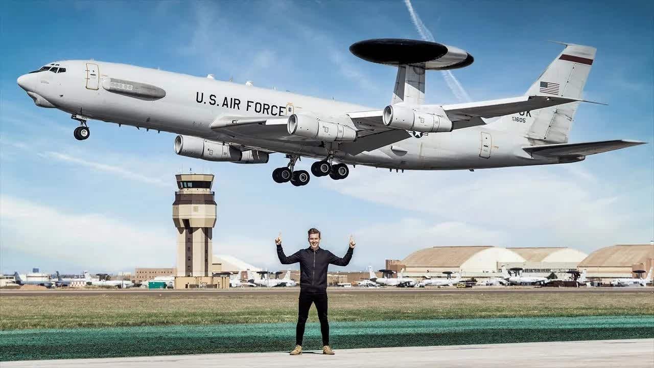 This 325,000-pound US Air Force jet controls fighter aircraft from the ...