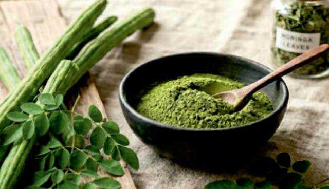 15 amazing benefits of moringa powder for skin and hair