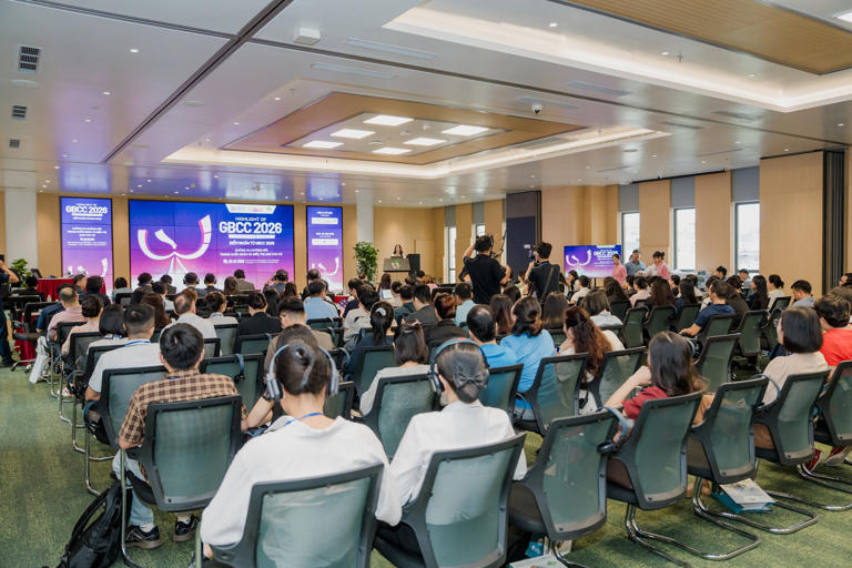 Vietnam conference highlights new approaches to breast cancer treatment
