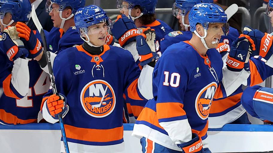 NY Islanders new-look second line produces in first chance
