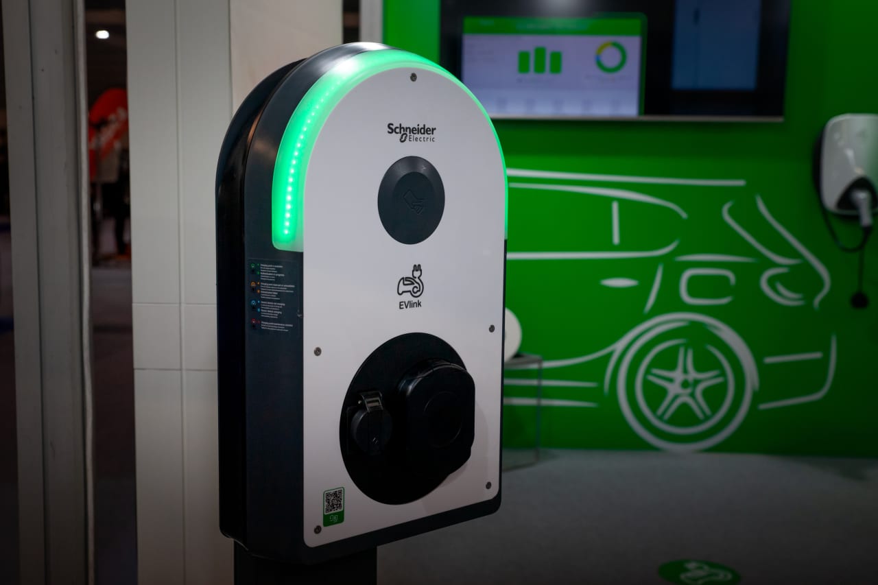 PTC stock soars 35% on $22.6 billion Schneider Electric deal. Why it’s ...