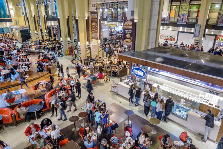 Dietitians reveal exactly what they order at America’s busiest airports