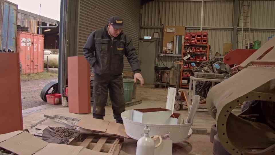 M3A1 Stuart Tank Forced New Fuel Tanks After Hidden Rust
