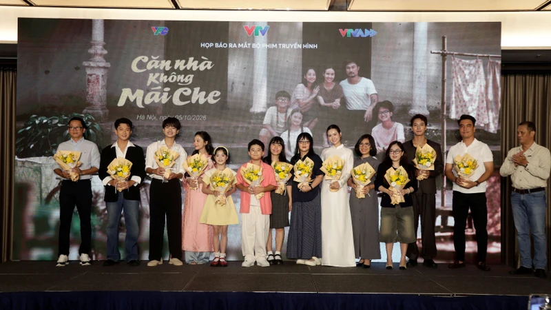 'Căn nhà không mái che': Minh Huyền, Duy Hưng vào vai với tạo hình khác lạ