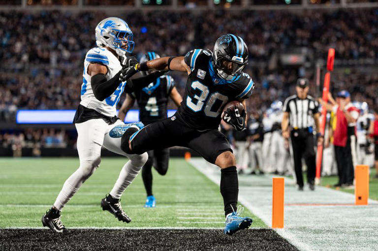 Sunday Night Football crew left in awkward position by Panthers ...
