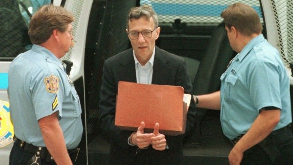 A millionaire lawyer tried to sink his mistress’s body in the Atlantic ...