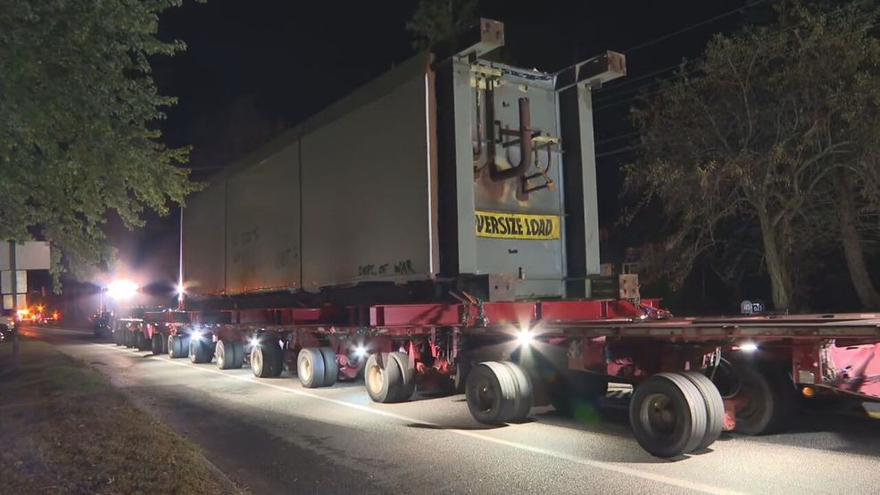 Oversized load nears South Portland destination