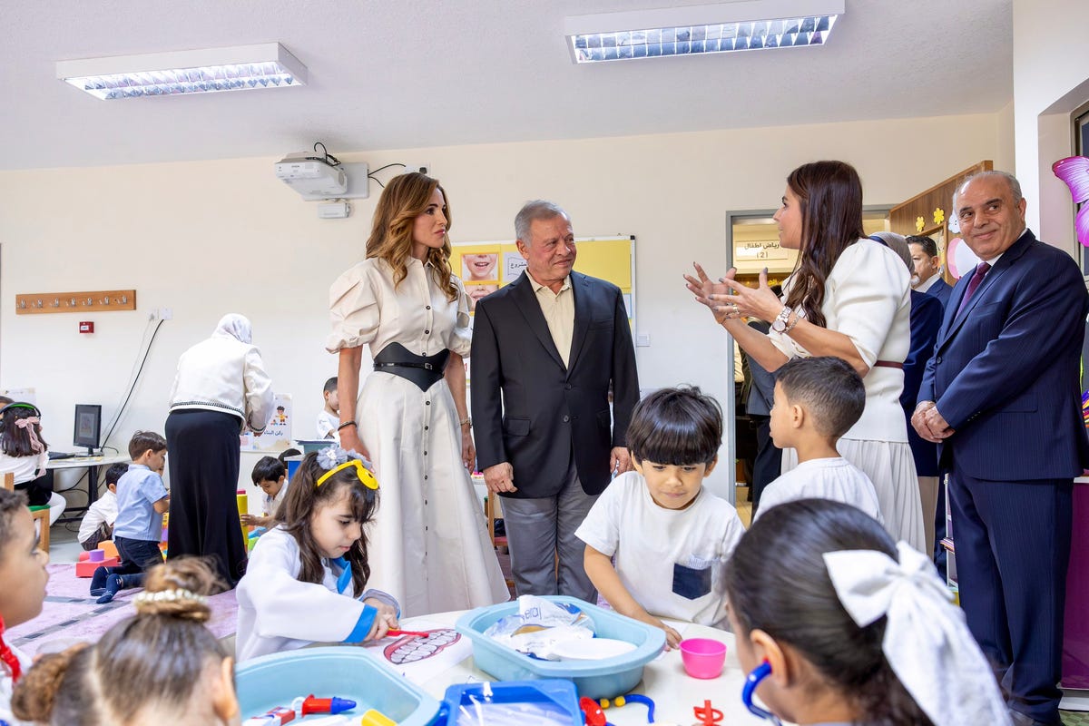 Queen Rania and King Abdullah celebrate World Teachers’ Day with a ...