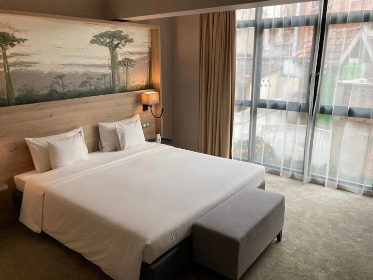 Current Radisson Hotels promotions: Save up to 35%, earn up to 10,000 ...