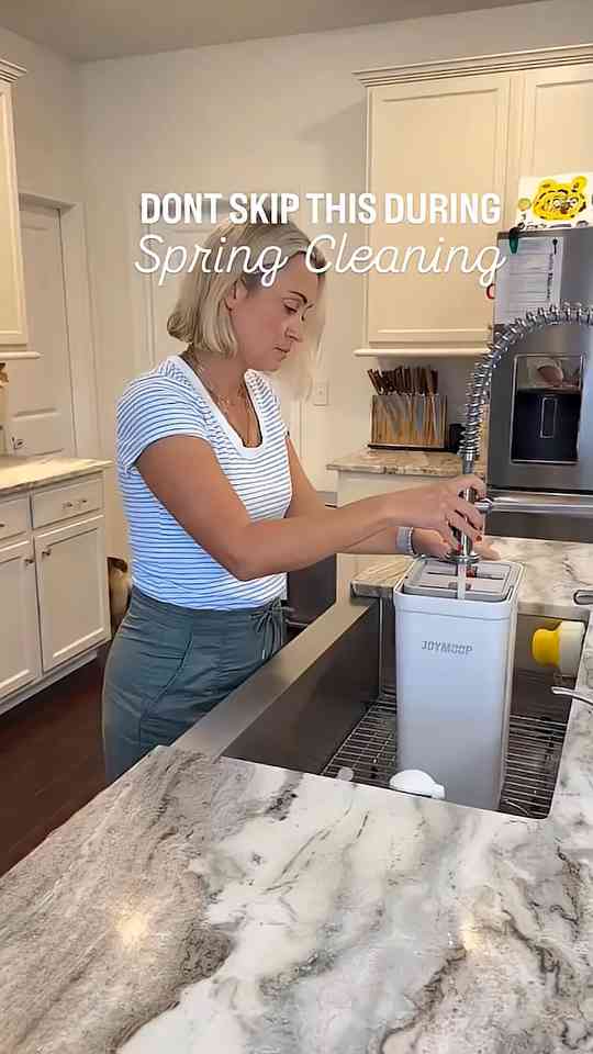 IMO wall cleaning is one of the most overlooked parts of spring cleaning!