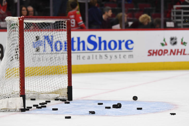 Maryville wins first game as NCAA Division I hockey independent