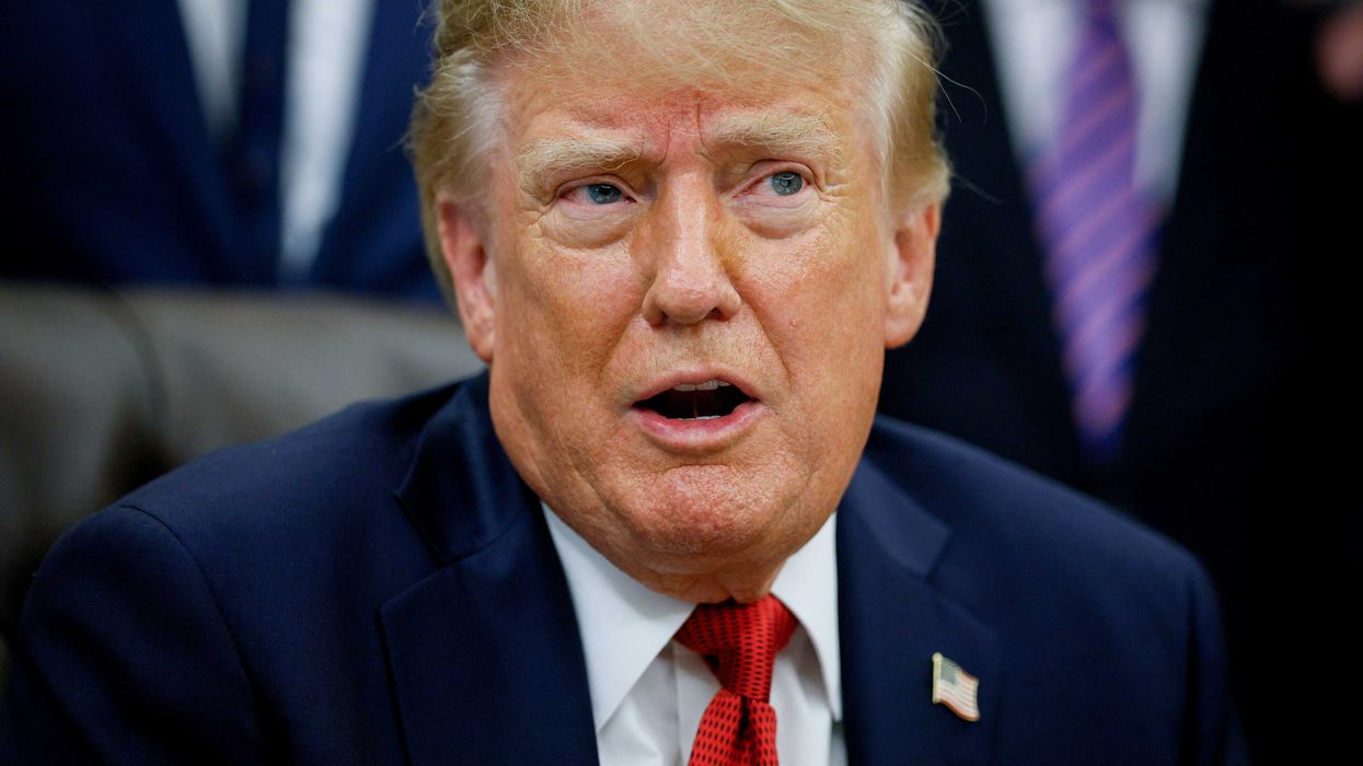 Psychiatrist dubs Trump a 'maniac at night' over glaring red flags ...