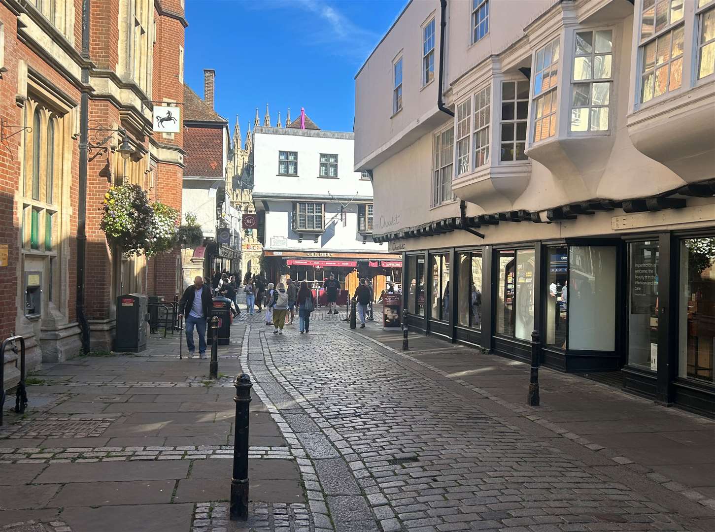 Man suffers facial injuries in attack in St Margaret’s Street ...