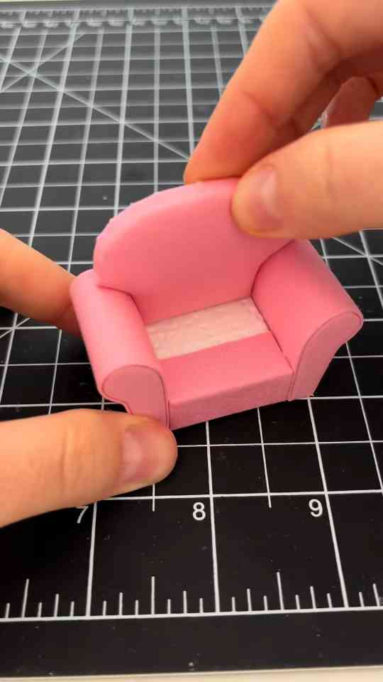 Simple crafting ideas for miniature dollhouse furniture