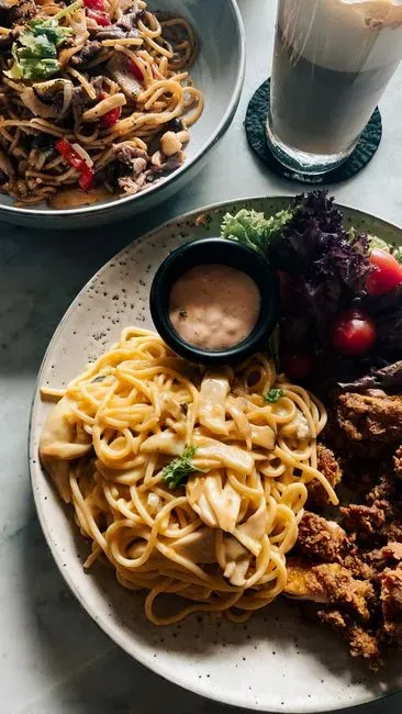 13 small things home cooks do that guests truly appreciate