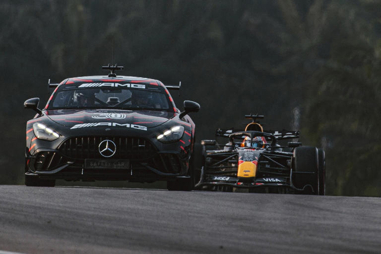 F1 Bahrain GP in Malaysia descends into chaos as car trouble prompts ...