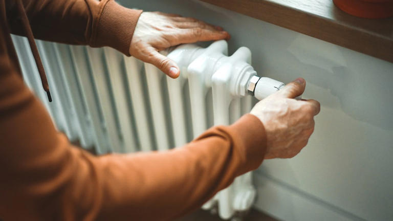 What it means when radiators heat only at the top or bottom