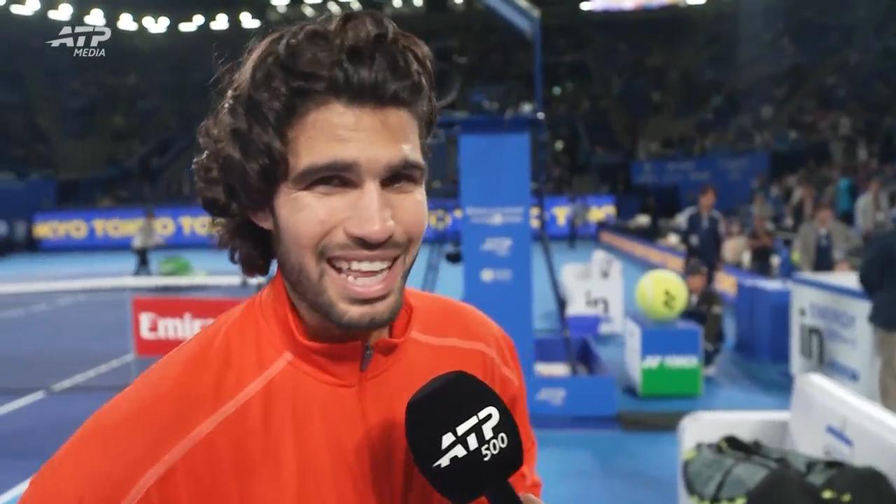 Alcaraz reaction after losing 16 straight points before rallying to ...