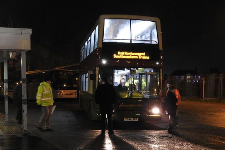 Southeastern passengers urged “plan ahead” as buses replace half term ...