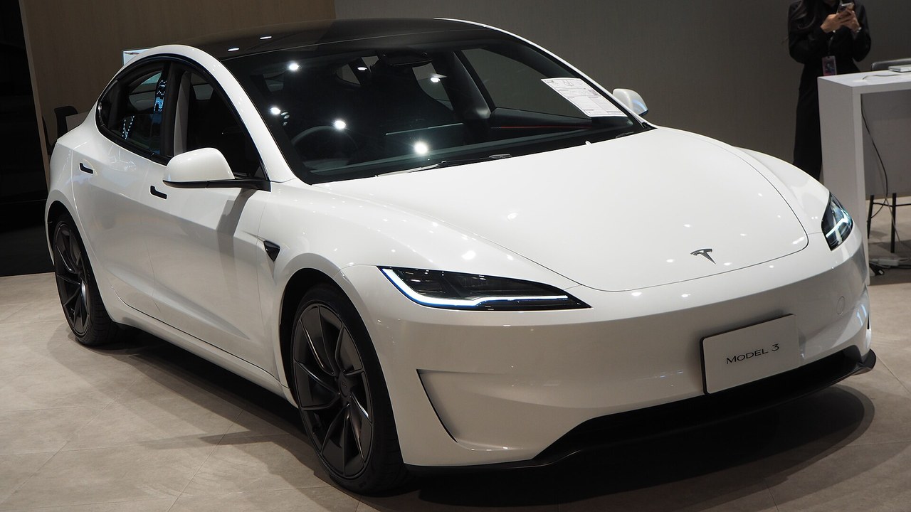 Tesla says driving off while plugged in can cost up to $25,000 in damage