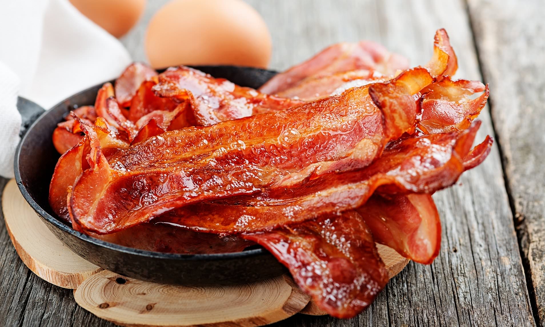 Fresh cancer warning over British bacon as expert calls for ban on key ...