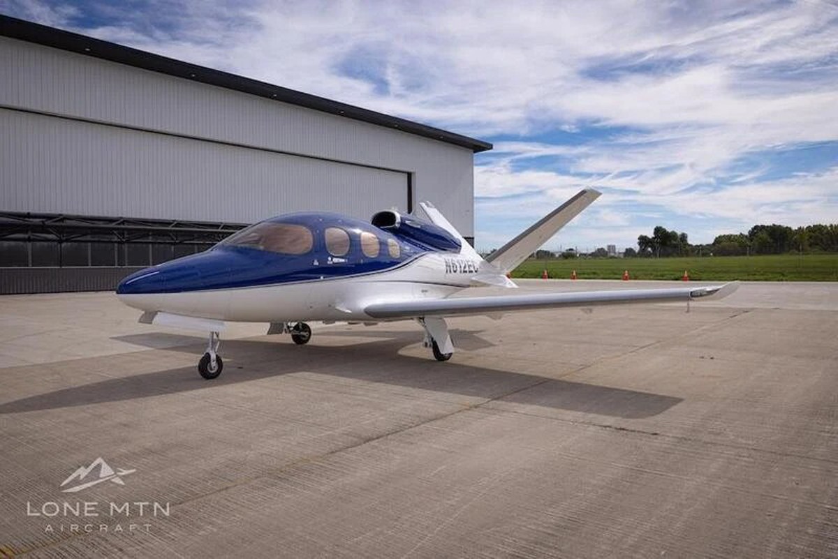 This 2020 Cirrus SF50 G2+ Vision Jet is an ultra-modern ...