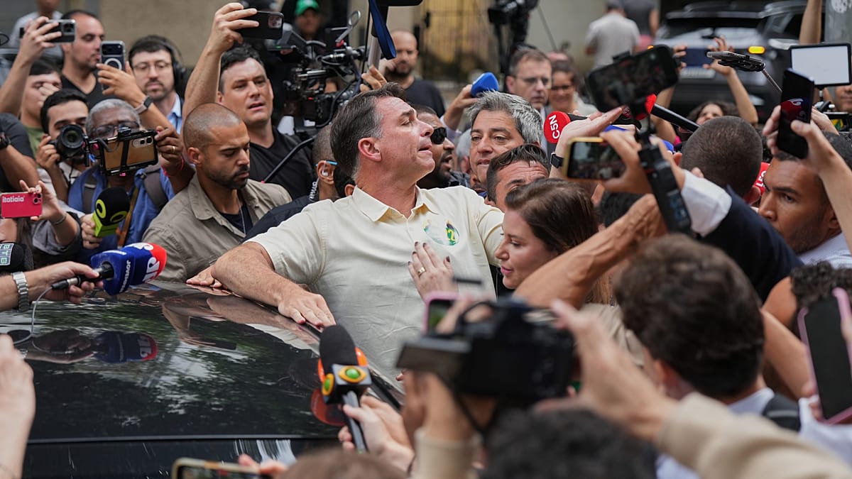 São Paulo stock exchange surges after Flávio Bolsonaro election result