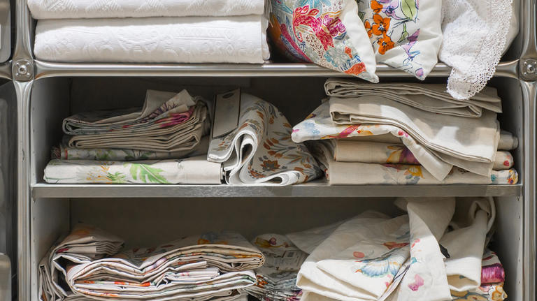 Why you absolutely must thrift vintage sheets for your bathroom