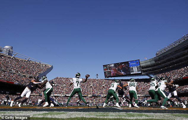 Report: Chicago Bears legend subdued by stadium security after scuffle