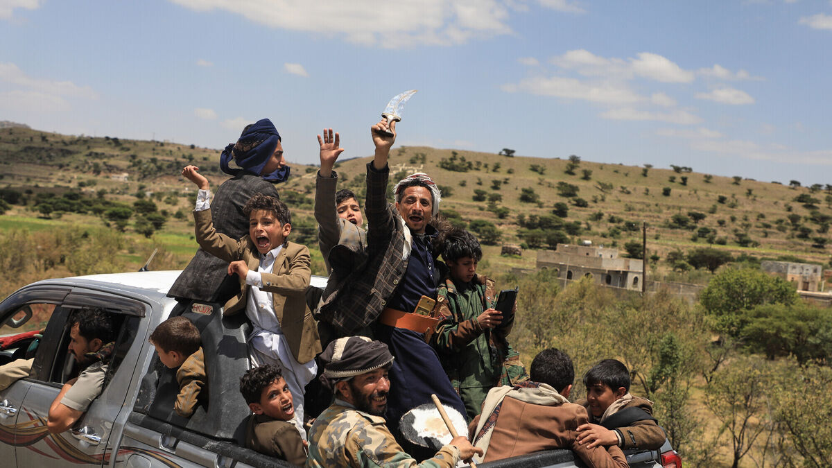 Saudi-led coalition says jets are bombing Iran-backed Houthi rebels