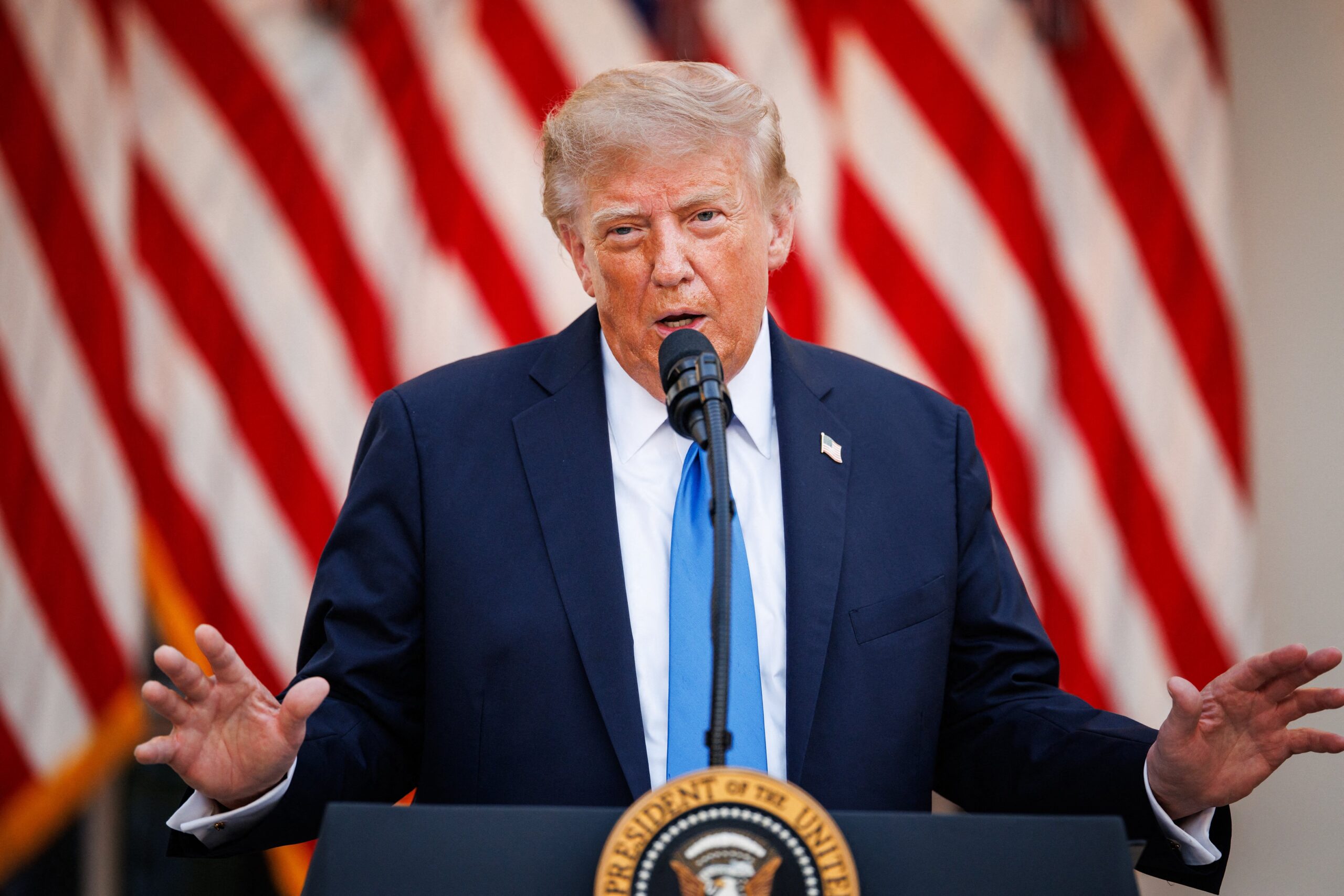 Body language expert spots change in Donald Trump’s signature rally ...