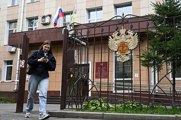 Russia 'plague' fears grow as nations tighten borders and expert urges ...