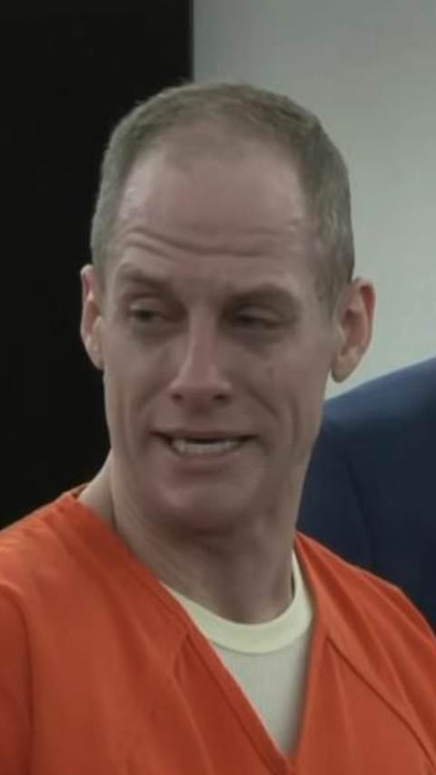 Caleb Flynn breaks down reading a statement before sentencing