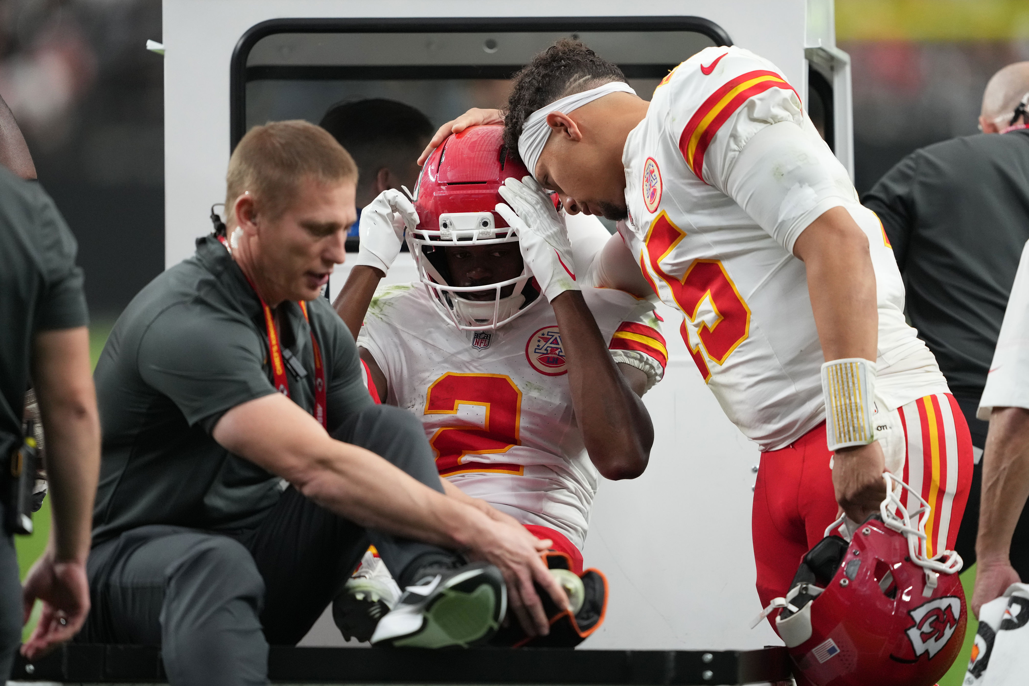 Chiefs' Thornton out 12-16 weeks after dislocating left ankle and ...