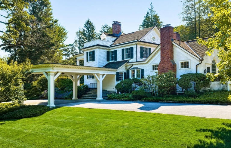 Coach CEO lists $4.2M estate in Briarcliff Manor, New York — built by ...