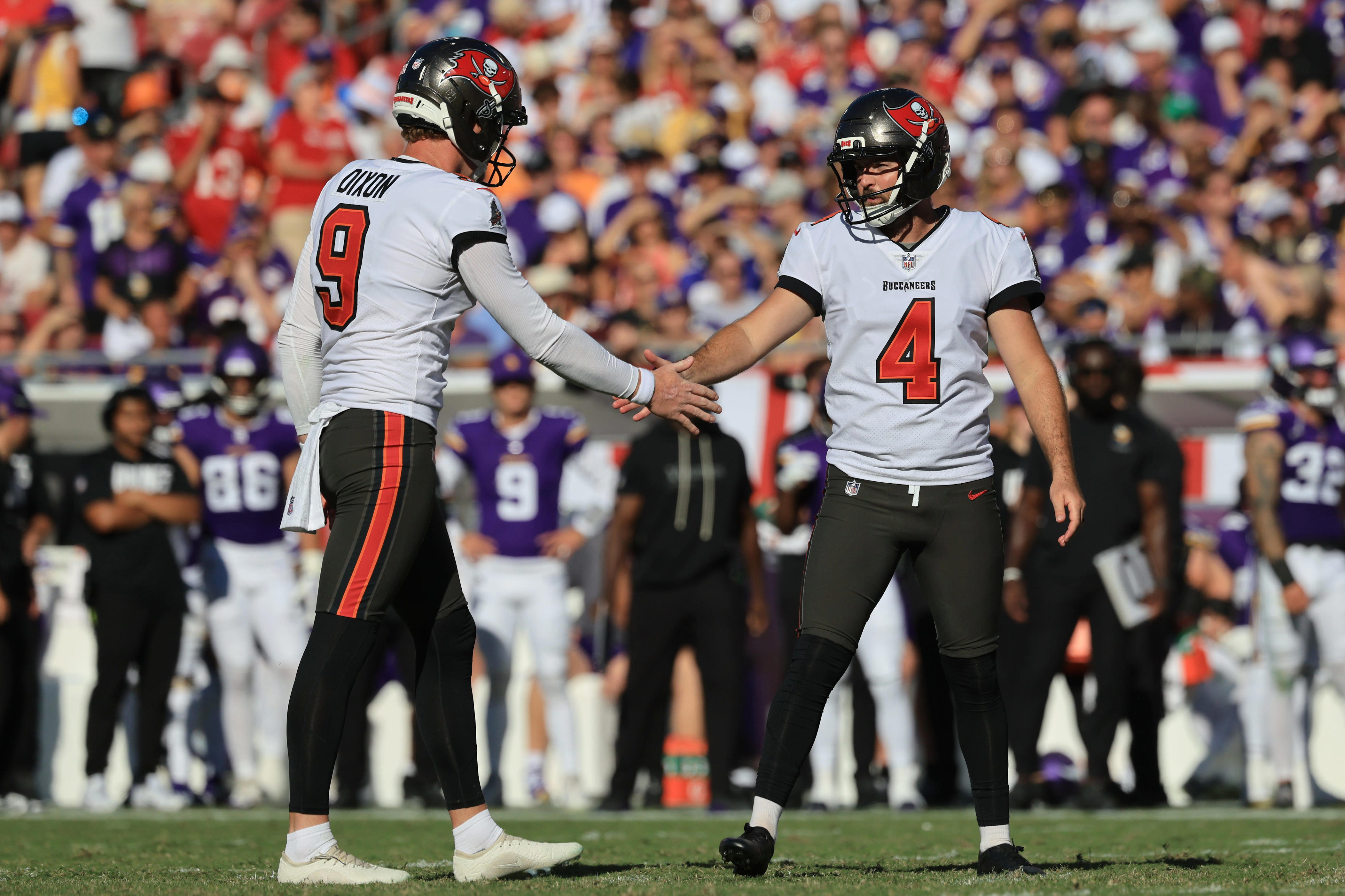 Riley Dixon's punting struggles continue