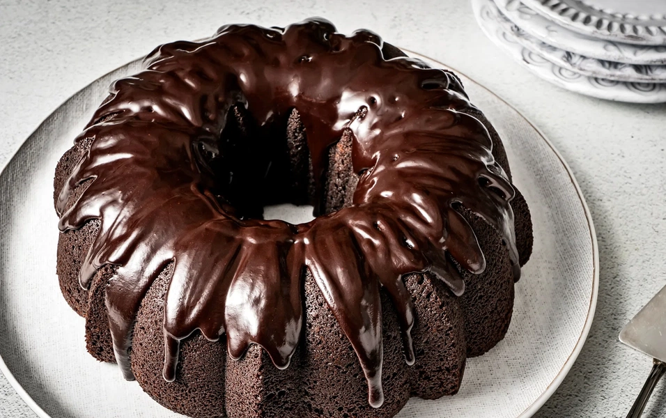 Pumpkin-chocolate bundt cake offers easy fall twist