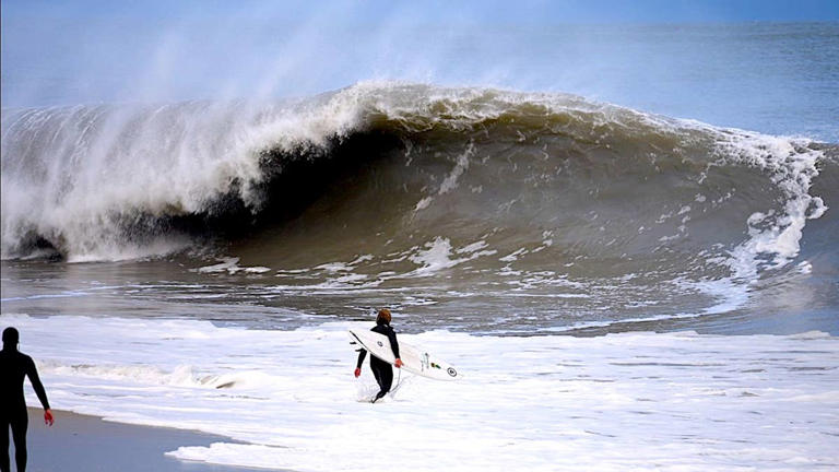Ben Gravy hunts 30-foot nor’easter seas as New Jersey pumps (video)
