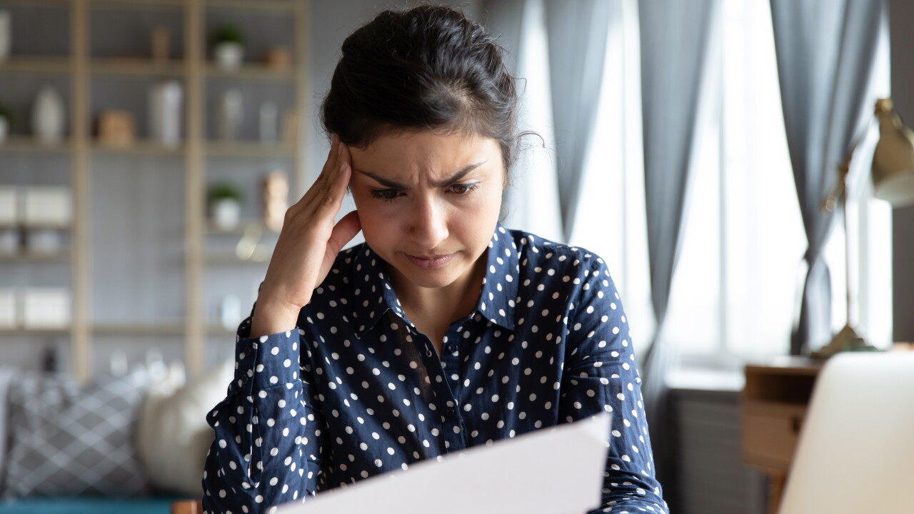 Study: Nearly half of Americans with major debt are falling behind on ...