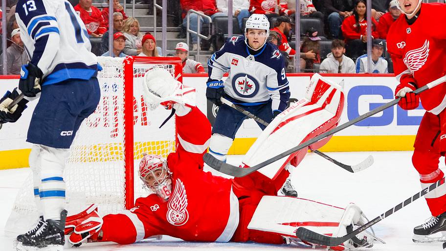 Red Wings fan hires witch to lift the curse on the Red Wings