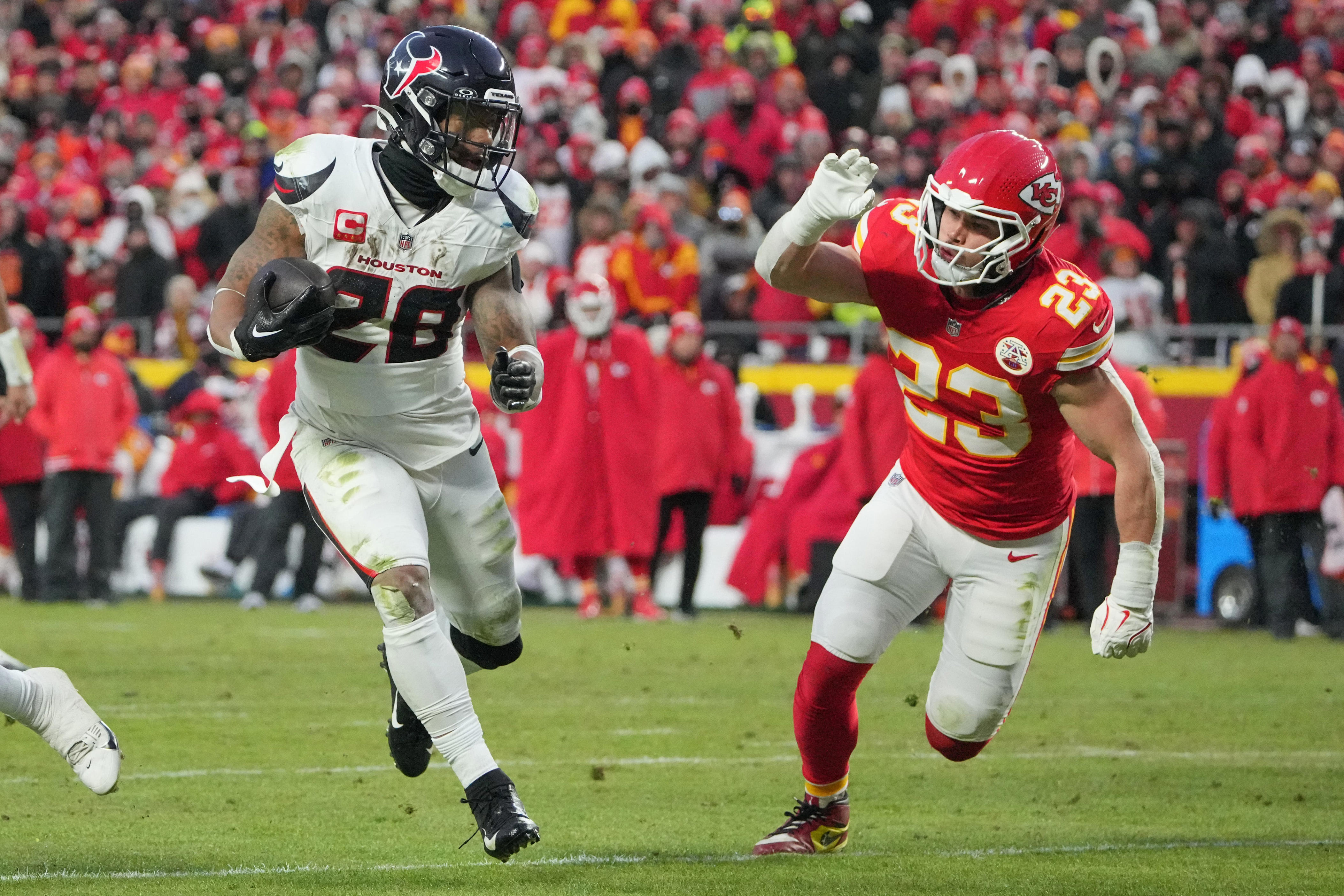 Seahawks sign veteran RB Joe Mixon to practice squad
