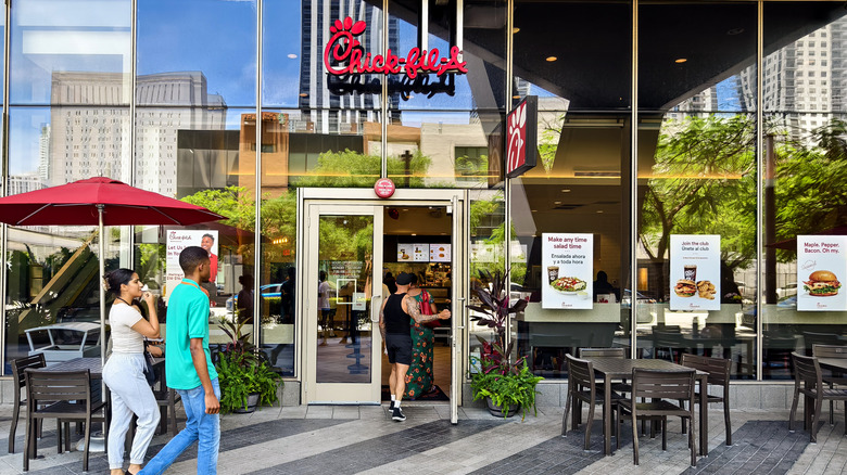 10 rules Chick-fil-A employees have to follow