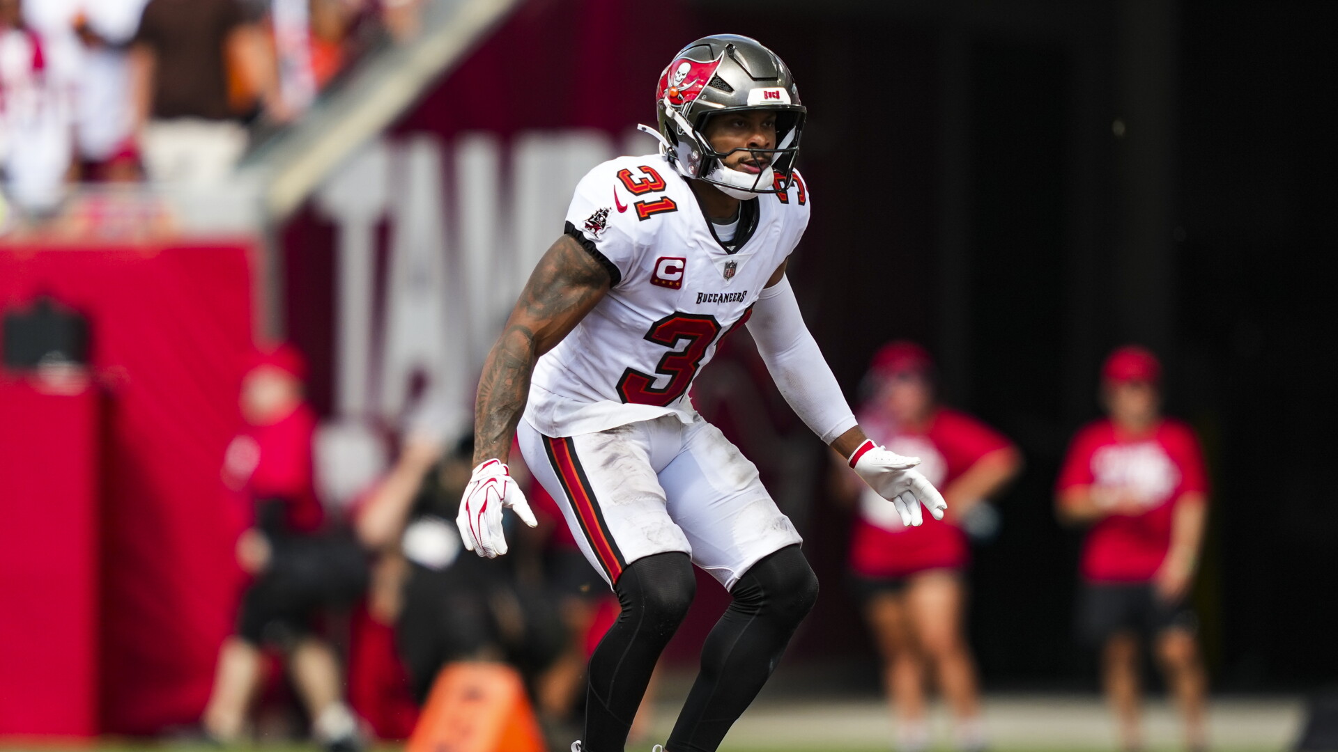 Antoine Winfield Jr. out 2-4 weeks with rib fracture