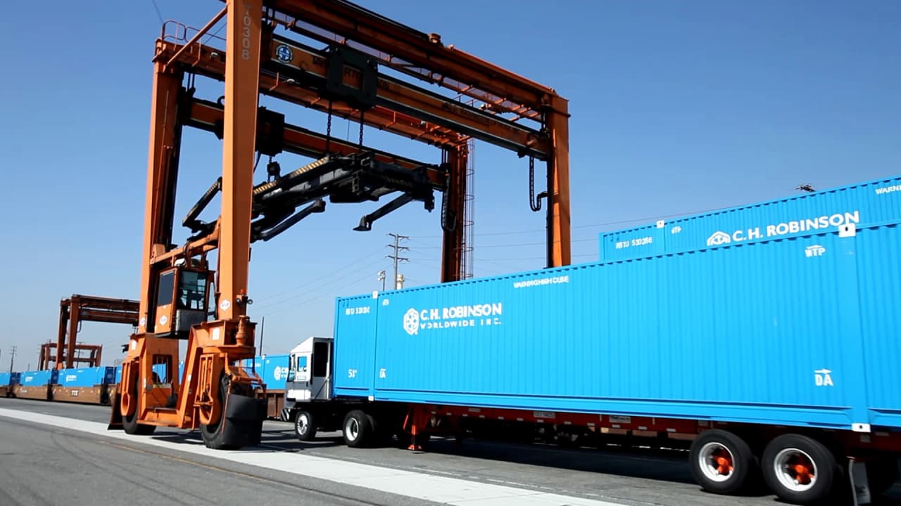 RXO stock soars on CH Robinson buyout. Why the buyer is today’s worst S ...