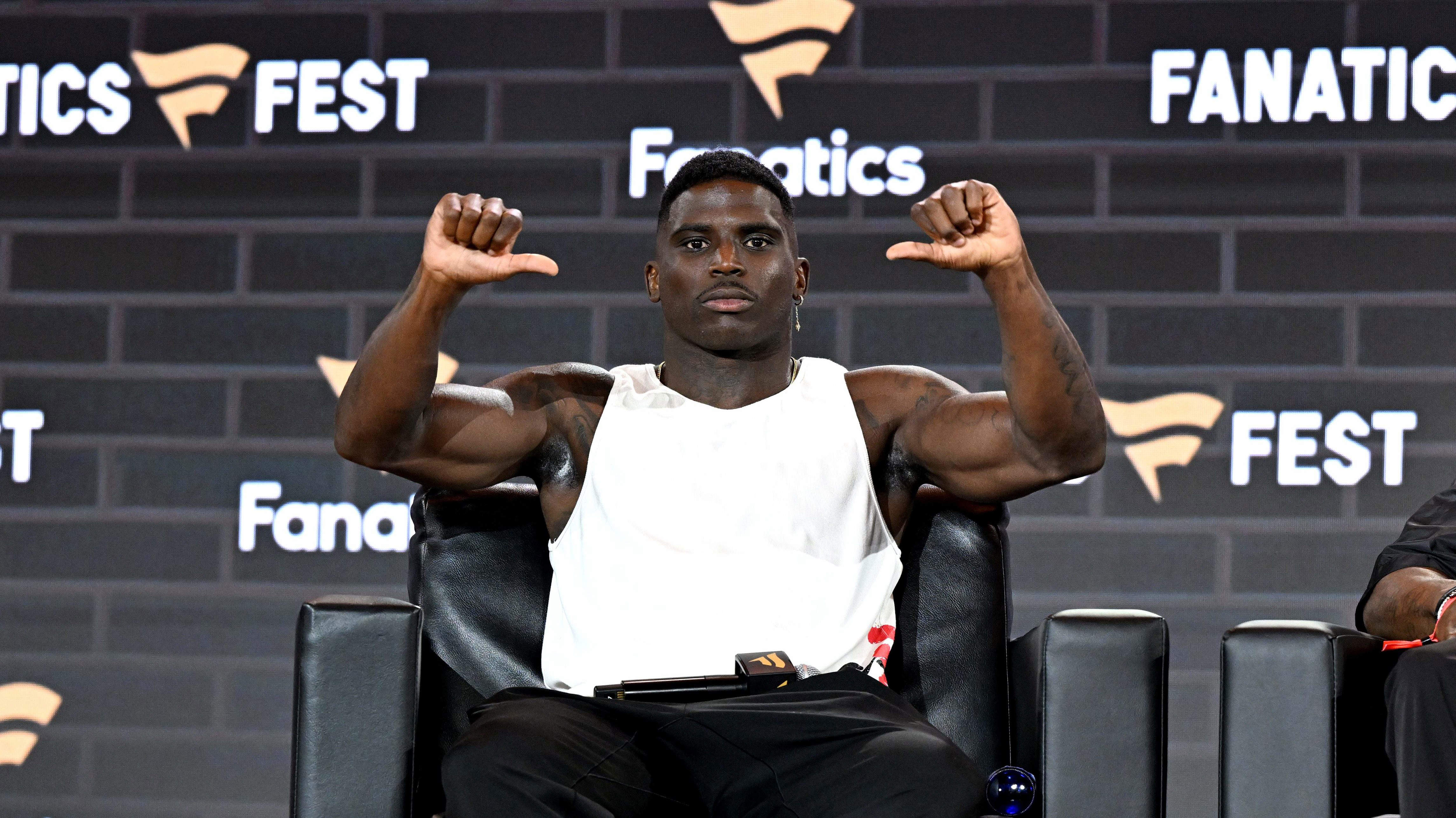 Chiefs among multiple teams negotiating with Tyreek Hill