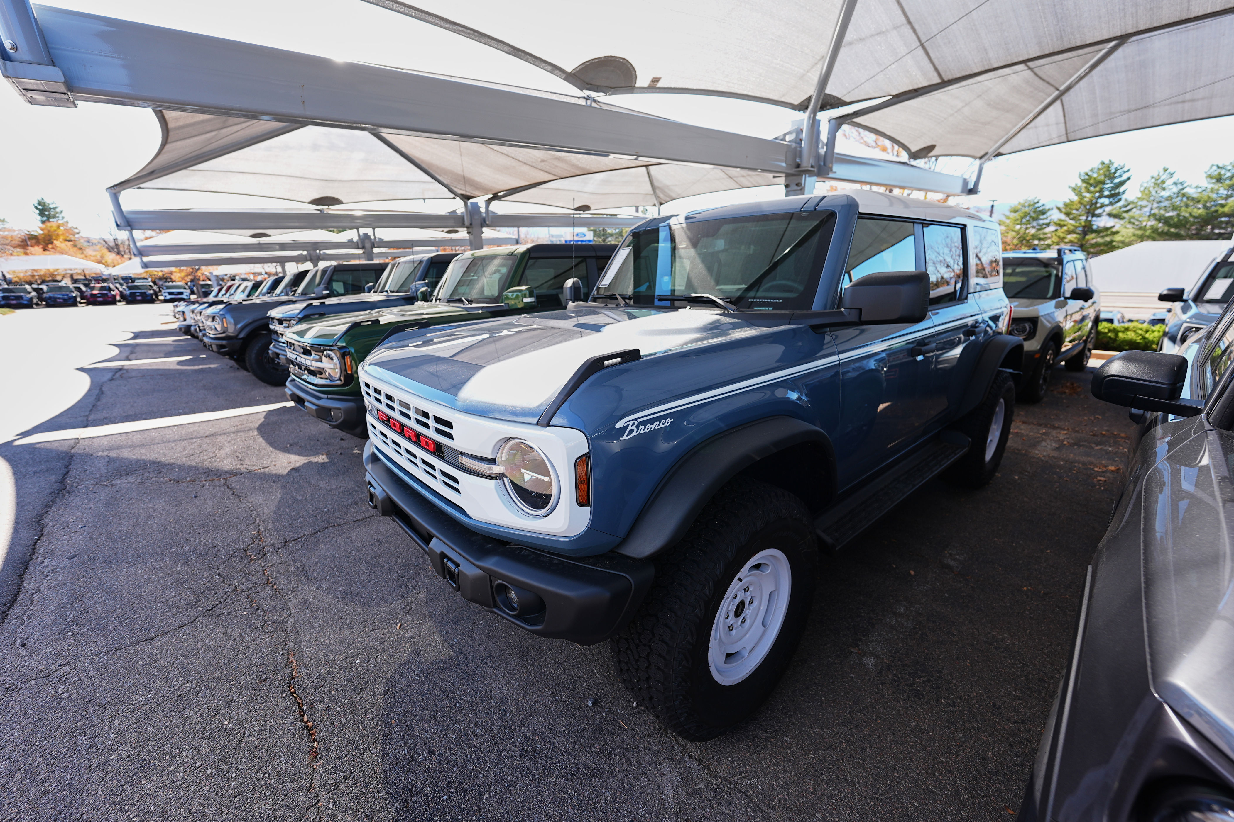 Average new car payment is nearly $800: Edmunds